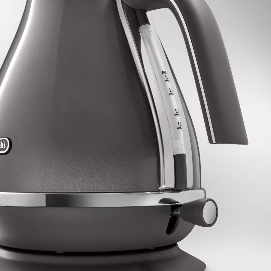 Icona Metallics Design. 3000W. 1.7L. Anti-Scale Filter. 360° Swivel Base. Glossy Grey Metallic Finish.