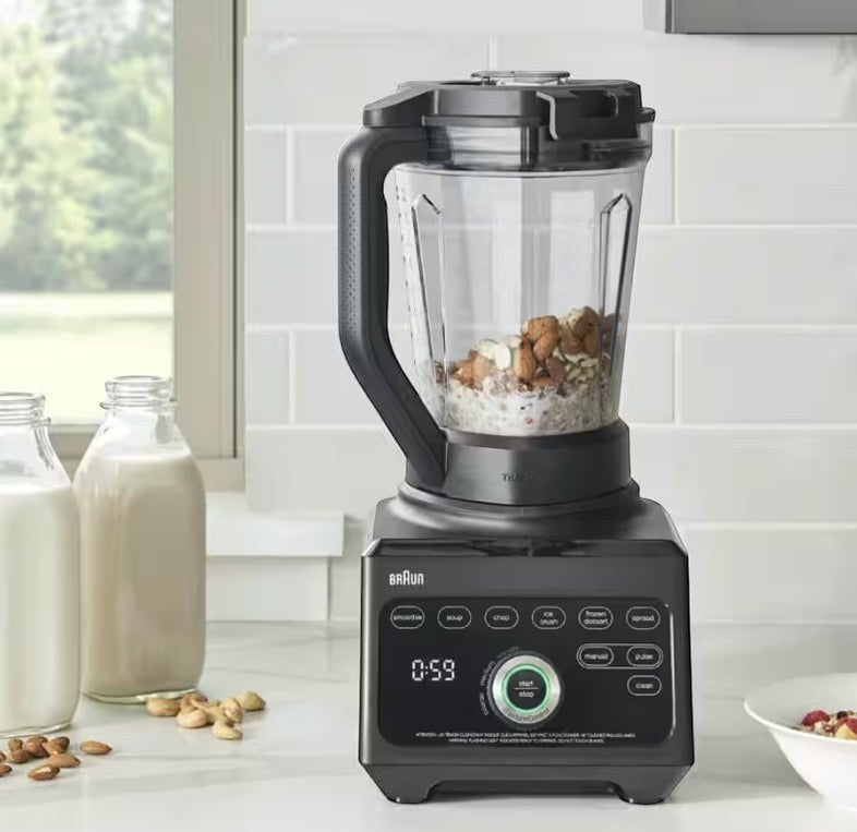 Taghareed Braun PowerBlend 9 jug blender with 1600W motor and 3L Tritan jug, featuring TriAction Technology and iTextureControl for smooth blending.