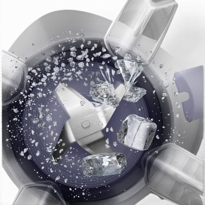 Taghareed Philips 5000 Series blender blades crushing ice cubes and small ice shards for a smoothie.